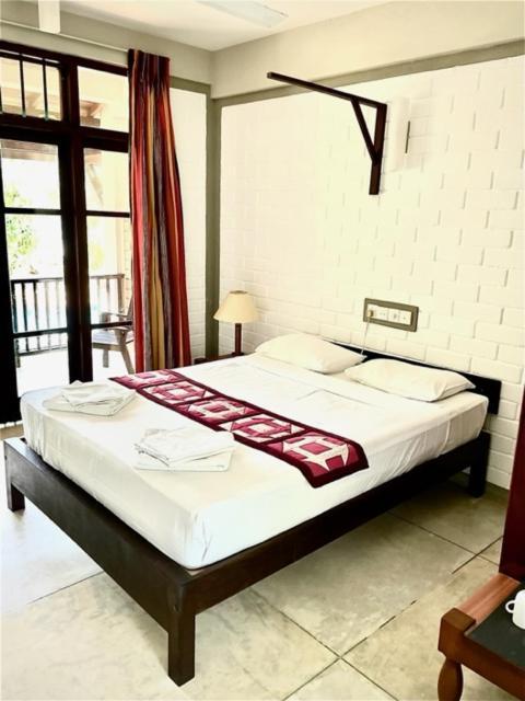 Serein Beach Hotel Тангалле Екстер'єр фото